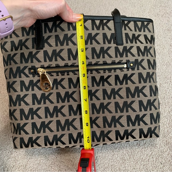MICHAEL KORS Montauk Medium Signature Black/Brige Canvas Fabric Tote - Picture 12 of 14